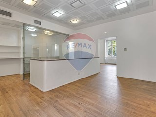 Ufficio in Affitto a Milano, 7'700€, 316 m²