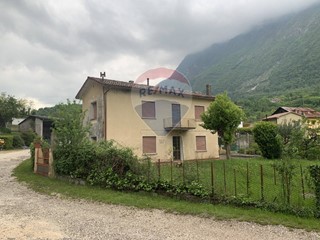 Villa in Vendita a Vittorio Veneto, 75'000€, 130 m²