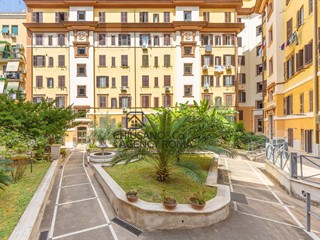 Quadrilocale in Vendita a Roma, 319'000&euro;, 92 m²
