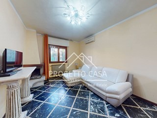Casa Indipendente in Vendita a Viareggio, 145'000€, 77 m²