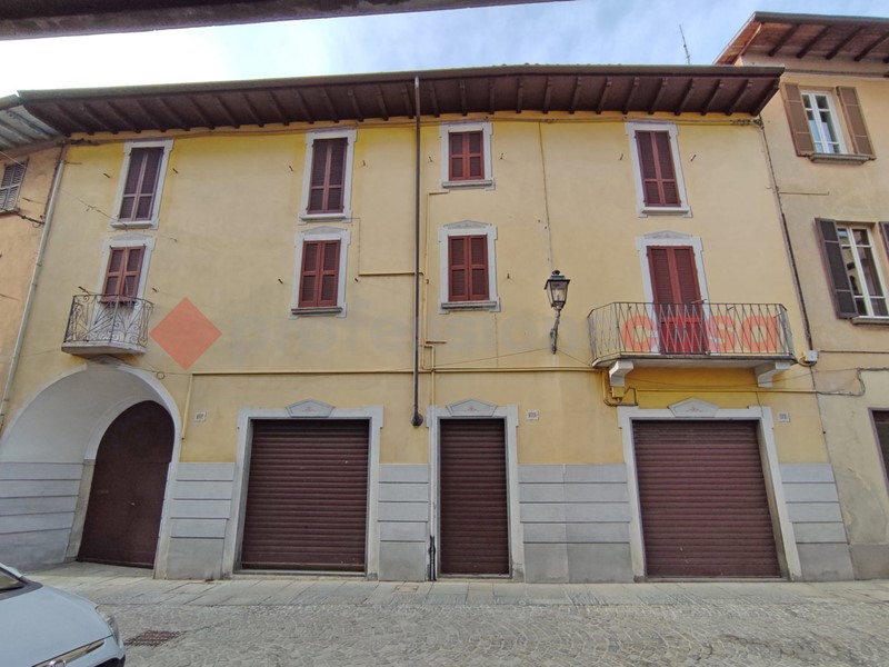 Casa Indipendente in Vendita a Gozzano, 165'000€, 330 m², arredato