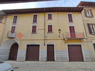 Casa Indipendente in Vendita a Gozzano, 165'000€, 330 m², arredato