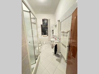 Casa Indipendente in Vendita a Bologna, 640'000€, 300 m²