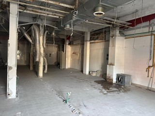 Negozio in Affitto a Roma, 850&euro;, 172 m²