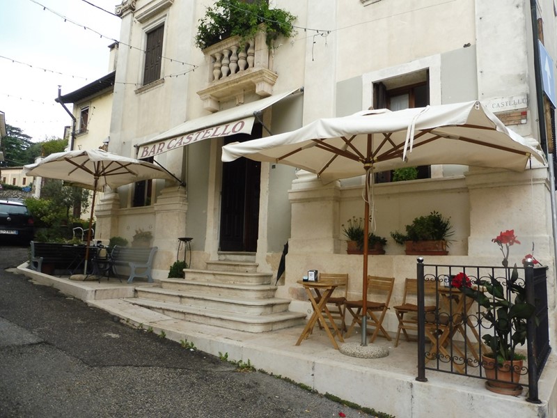 Attività commerciale in Affitto a Montebello Vicentino, 1'700€, 160 m²