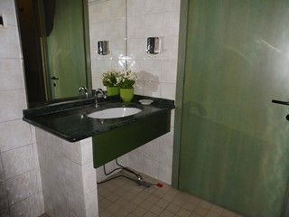 Attività commerciale in Affitto a Montebello Vicentino, 1'700€, 160 m²