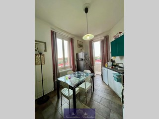 Quadrilocale in Vendita a Firenze, zona Campo di Marte, 465'000€, 102 m²