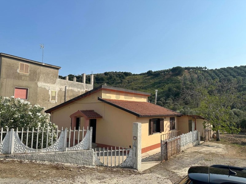 Casa Indipendente in Vendita a Catanzaro, 139'000&euro;, 109 m²