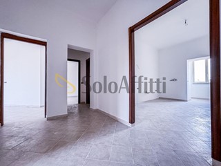 Trilocale in Affitto a Napoli, zona S. Giovanni a Teduccio, 700€, 118 m²