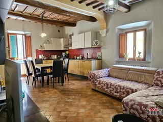 Trilocale in Vendita a Colle di Val D'Elsa, 135'000€, 90 m²