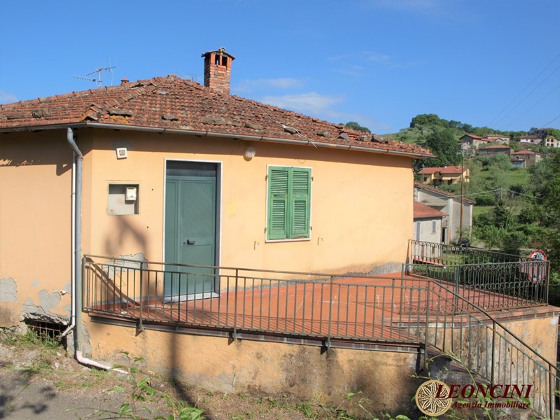 Casa Semi Indipendente in Vendita a Filattiera, 35'000€, 90 m²
