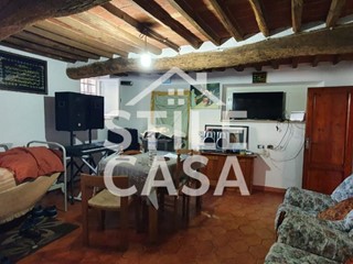 Casa Indipendente in Vendita a Capannori, zona Santa Margherita, 170'000€, 240 m², arredato