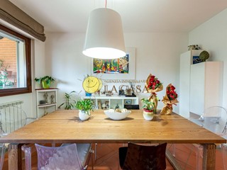 Casa Semi Indipendente in Vendita a Figline e Incisa Valdarno, zona Incisa, 370'000€, 220 m², con Box