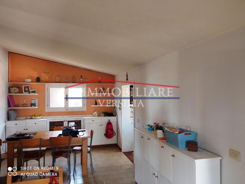 Appartamento in Vendita a Montignoso, zona Cinquale, 260'000€, 106 m²