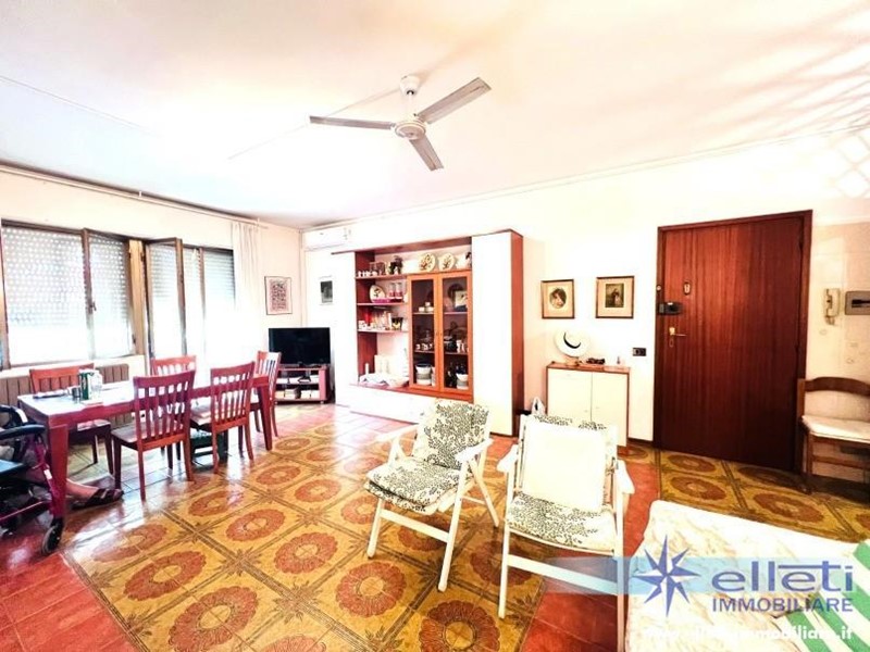 Quadrilocale in Vendita a Massa, zona Marina di Massa, 288'000&euro;, 70 m², arredato