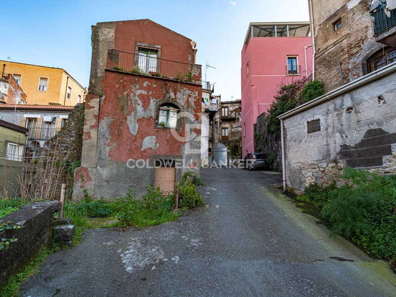 Rustico in Vendita a Castiglione di Sicilia, 19'000€, 180 m²