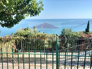 Bilocale in Vendita a Cipressa, 160'000€, 49 m²