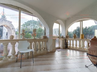 Casa Indipendente in Vendita a Siracusa, zona Arenella-Plemmirio, 390'000&euro;, 600 m², con Box