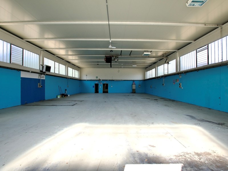 Capannone in Vendita a Baricella, zona San Gabriele, 350'000€, 460 m²