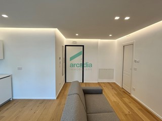 Bilocale in Affitto a Bari, zona San Pasquale, 1'500€, 73 m², arredato, con Box