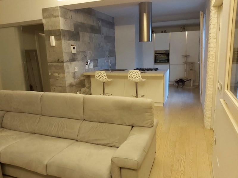 Appartamento in Vendita a Jesi, zona Colle Paradiso , 70+70