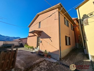 Casale in Vendita a Fivizzano, 73'000€, 110 m²