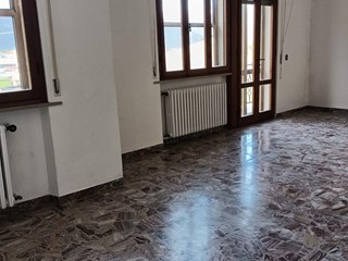 Villa bifamiliare in Vendita a San Giuliano Terme, zona Ghezzano, 430'000€, 229 m², con Box