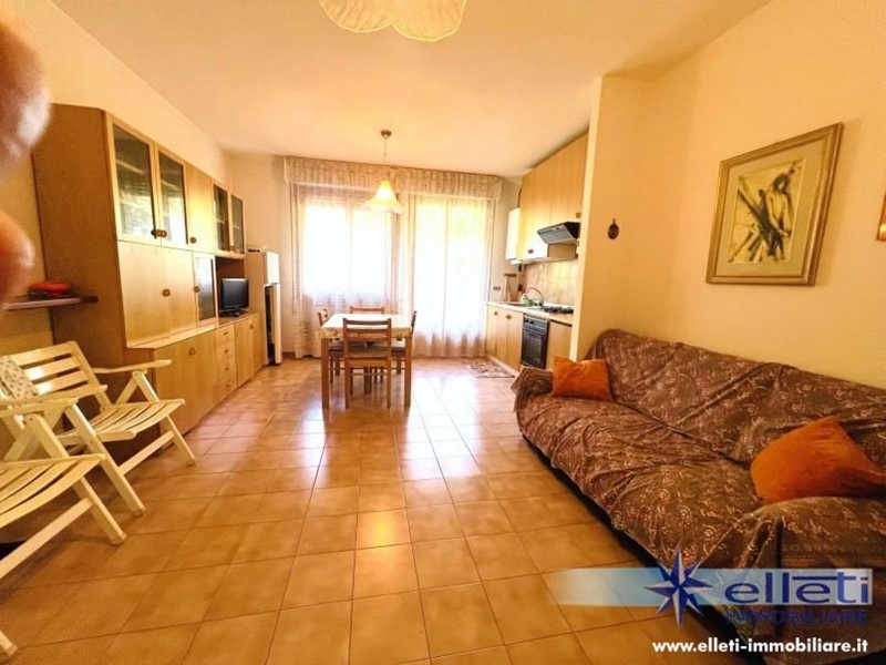 Trilocale in Vendita a Massa, zona Marina di Massa, 245'000&euro;, 75 m², arredato, con Box