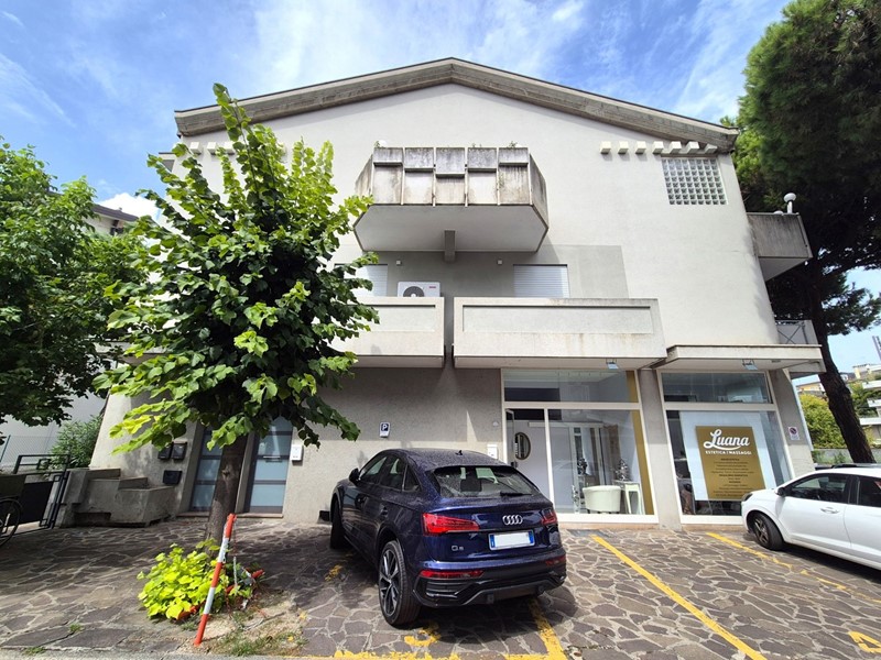 Trilocale in Vendita a Riccione, 430'000€, 75 m², arredato