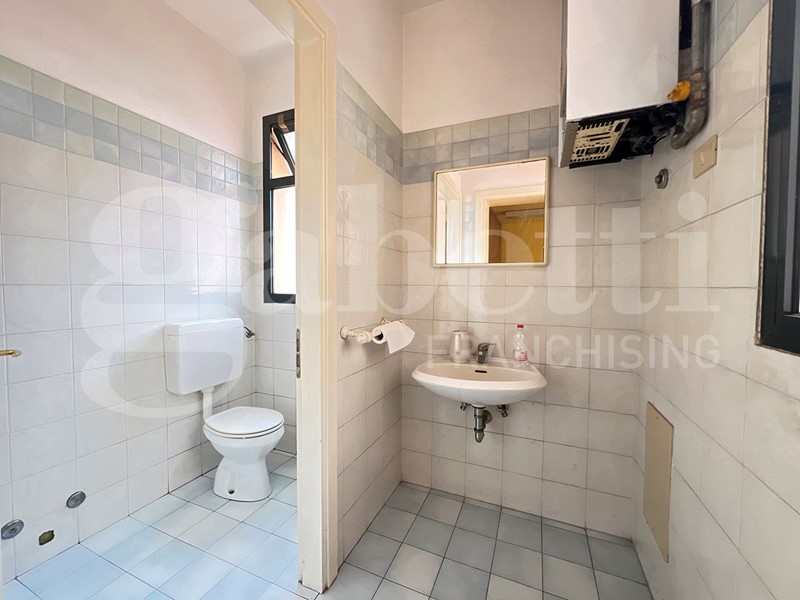 Negozio in Vendita a Pontelongo, 36'000€, 61 m²