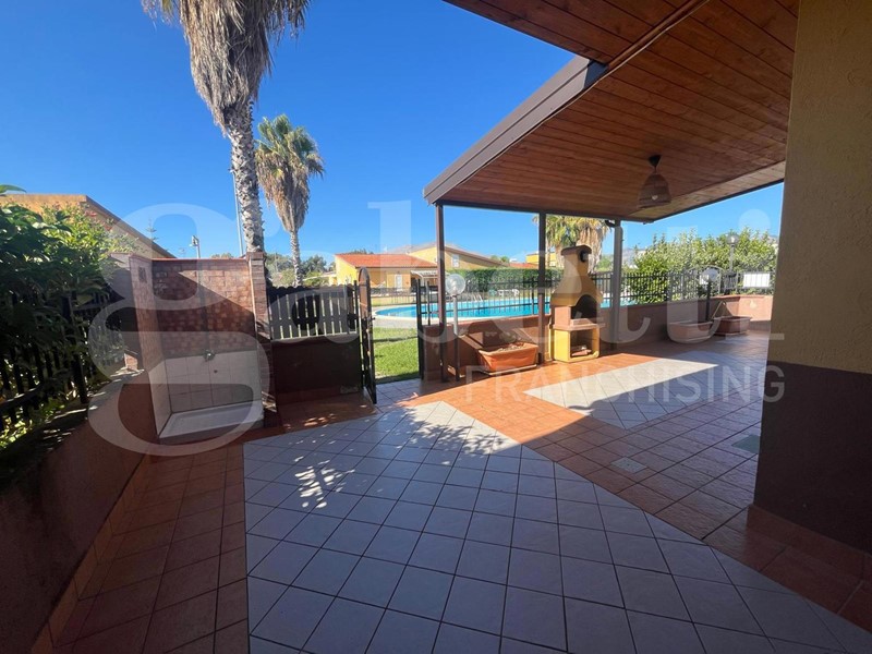 Villa bifamiliare in Vendita a Scalea, 127'000€, 65 m², arredato