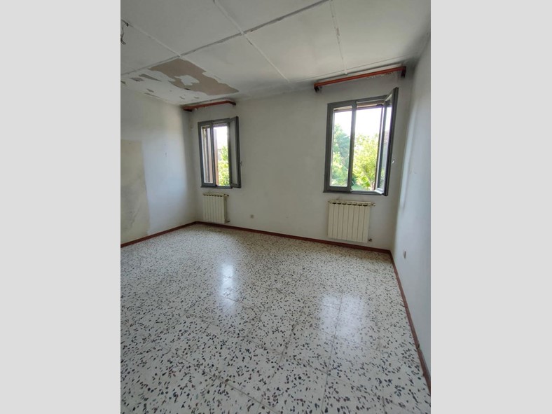 Casa Indipendente in Vendita a Ceregnano, 25'000€, 170 m²