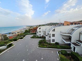Trilocale in Vendita a Vasto, zona Vasto marina, 278'000€, 60 m², arredato, con Box