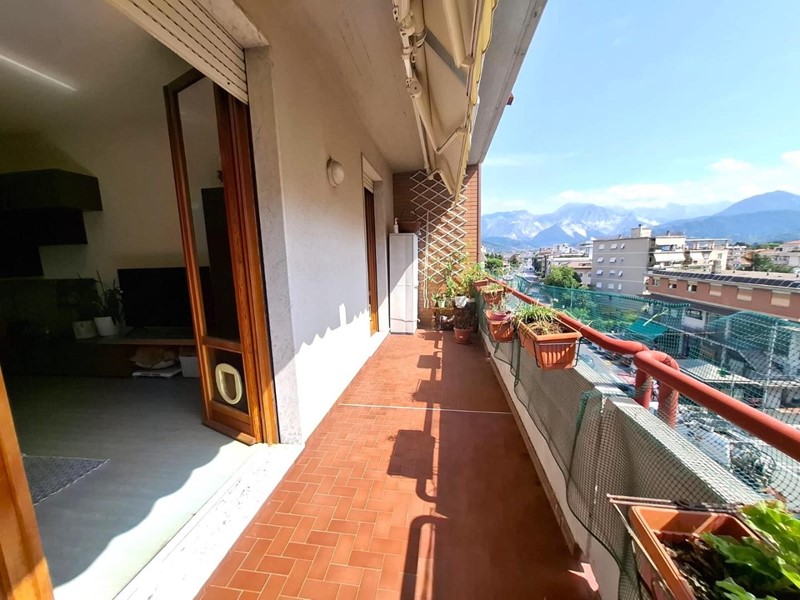 Quadrilocale in Vendita a Carrara, zona Marina di Carrara, 350'000€, 110 m², con Box