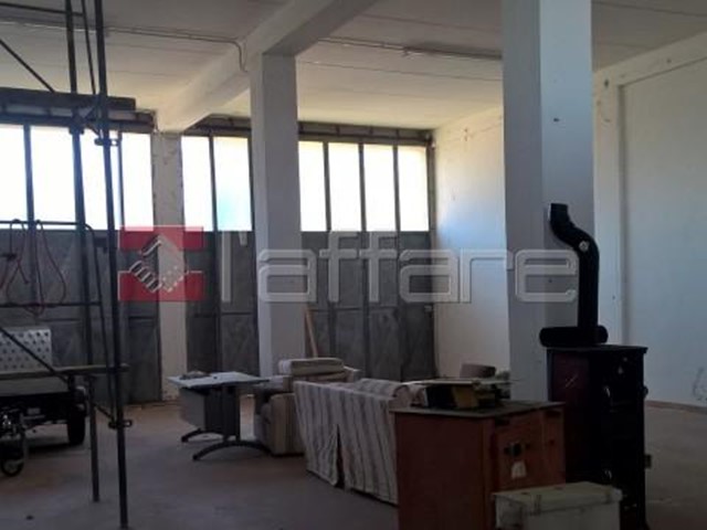 Capannone in Affitto a Capannoli, zona San Pietro In Belvedere, 750€, 200 m²