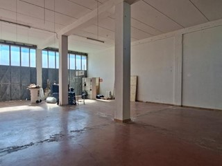 Capannone in Affitto a Capannoli, zona San Pietro In Belvedere, 750€, 200 m²