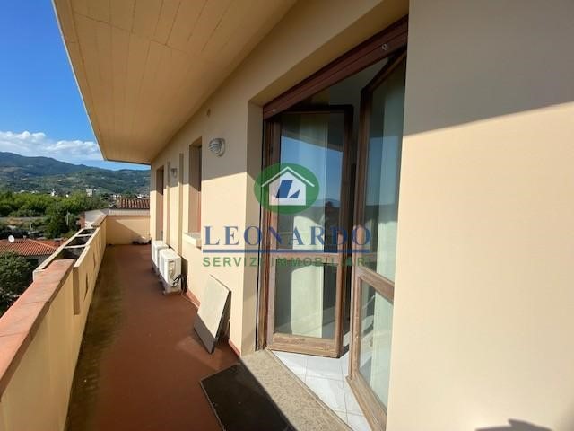 Trilocale in Vendita a Massa e Cozzile, zona Margine Coperta, 125'000€, 80 m², con Box