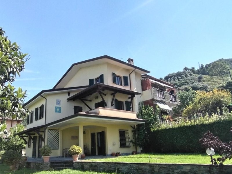 Villa bifamiliare in Vendita a Montignoso, 490'000€, 150 m², arredato