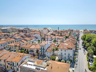 Casa Indipendente in Vendita a Viareggio, 620'000€, 193 m², arredato