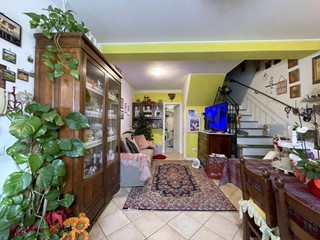 Casa Indipendente in Vendita a Camaiore, 220'000&euro;, 70 m²