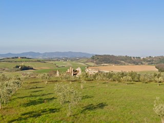 Casale in Vendita a Casciana Terme Lari, 360'000€, 620 m², con Box