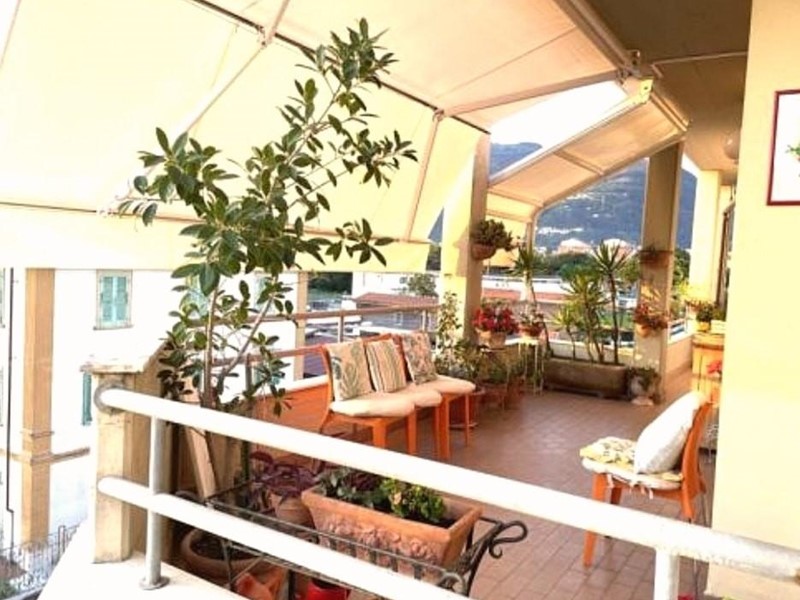 Attico in Vendita a Massa, 340'000€, 115 m², arredato, con Box