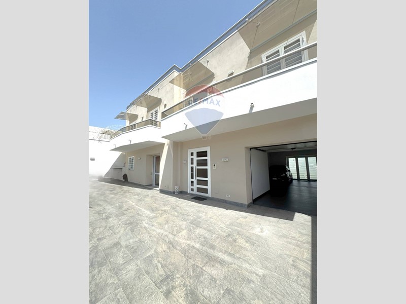 Casa Indipendente in Vendita a Napoli, 790'000€, 650 m²