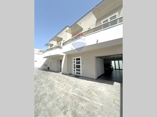 Casa Indipendente in Vendita a Napoli, 790'000€, 650 m²