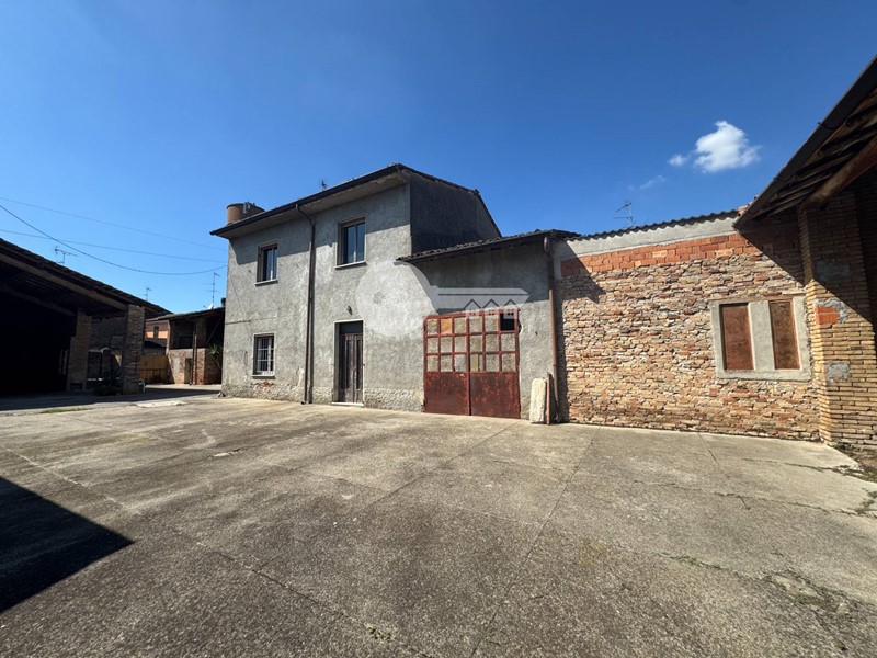 Rustico in Vendita a Volongo, 70'000&euro;, 350 m²