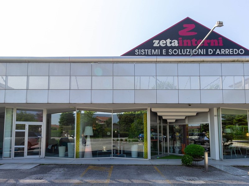 Immobile commerciale in Vendita a Sacile, 700'000€, 886 m²