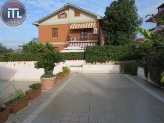 Villa in Vendita a Roma, 330'000€, 180 m²