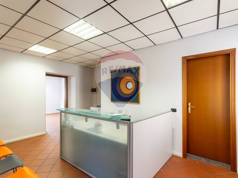 Ufficio in Affitto a Trezzo sull'Adda, 800€, 95 m²