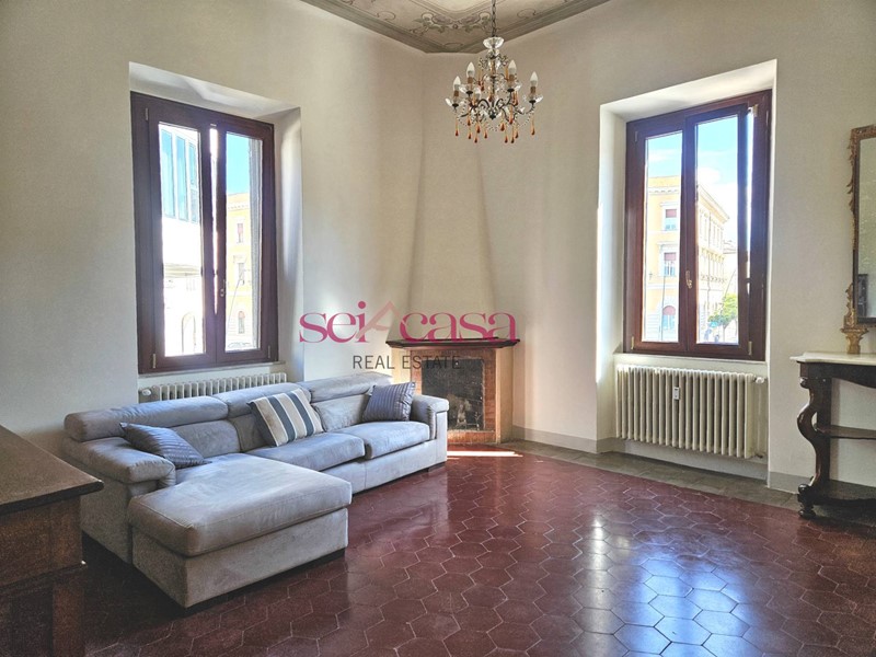 Appartamento in Vendita a Grosseto, 450'000€, 194 m²