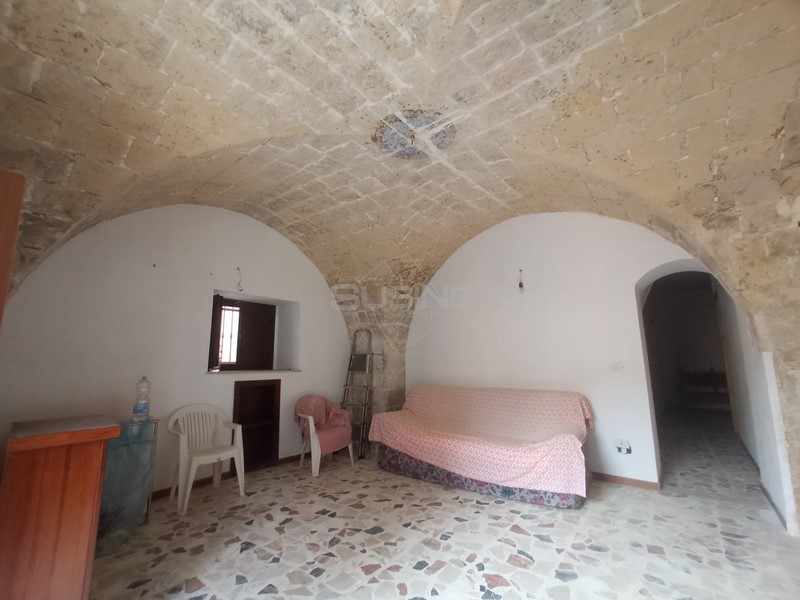 Casa Indipendente in Vendita a Cassaro, 38'000€, 166 m²